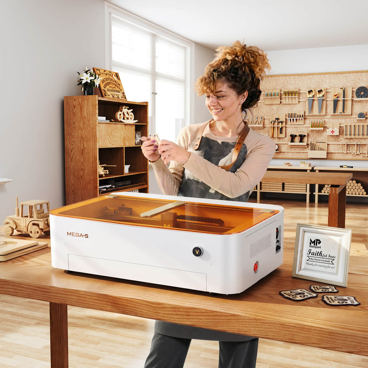 Monport MEGAS 70W CO2 Lasergravier- und Laserschneiden maschine – Intelligente Präzision, Desktop Lasergravur